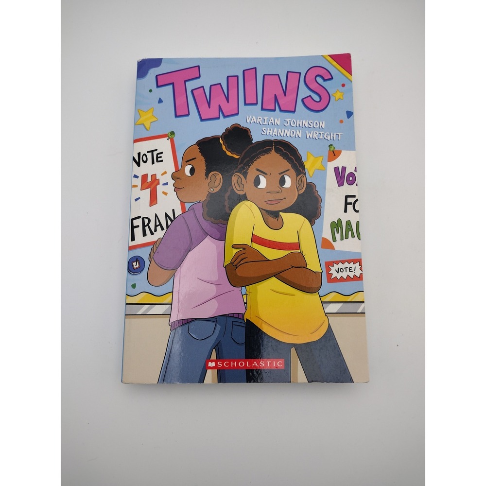 Twins Varian‎ Johnson Shannon Wright Graphic Novel Scholastic Graphix Paperback